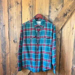 American Eagle Outfitters Men’s Green and Red Flannel Plaid Shirt